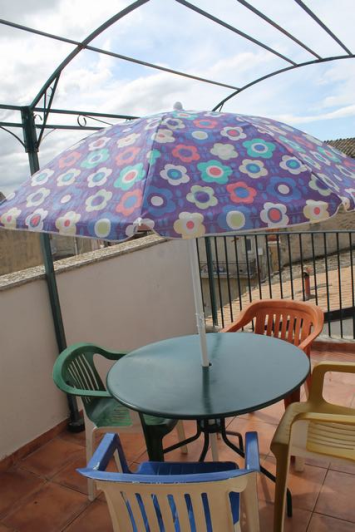 Image No.21-2 Bed Townhouse for sale