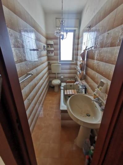 Image No.27-2 Bed Townhouse for sale