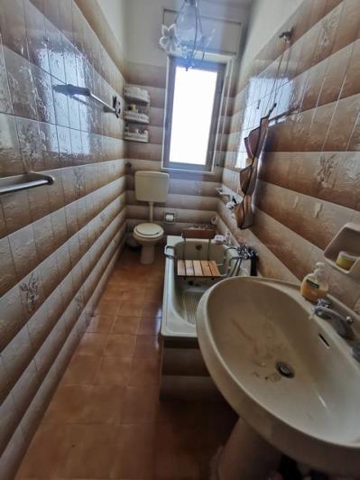 Image No.28-2 Bed Townhouse for sale