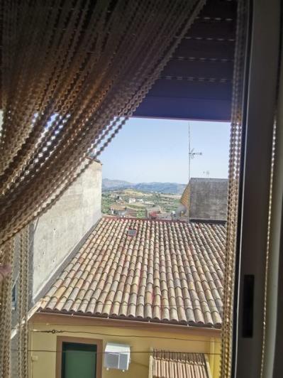 Image No.36-2 Bed Townhouse for sale