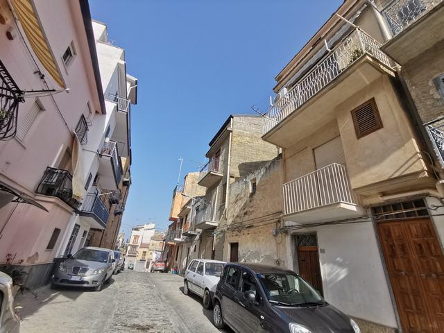 Image No.39-2 Bed Townhouse for sale