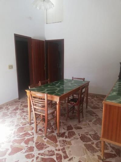 Image No.12-3 Bed Townhouse for sale