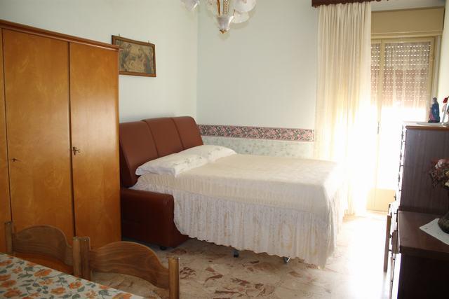 Image No.13-3 Bed Townhouse for sale