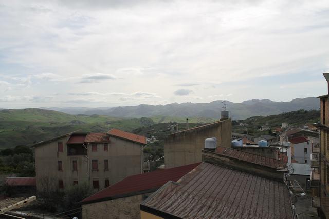 Image No.17-3 Bed Townhouse for sale