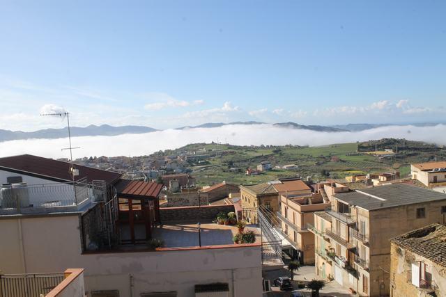 Image No.17-3 Bed Townhouse for sale