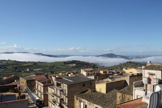 Image No.18-3 Bed Townhouse for sale