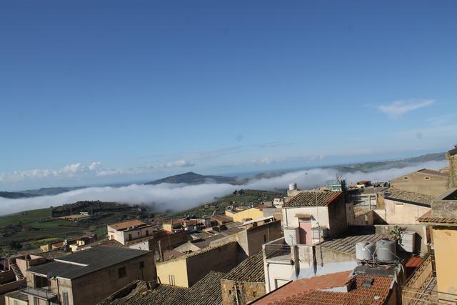 Image No.19-3 Bed Townhouse for sale