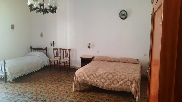 Image No.9-2 Bed Townhouse for sale