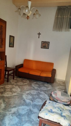 Image No.40-2 Bed Townhouse for sale