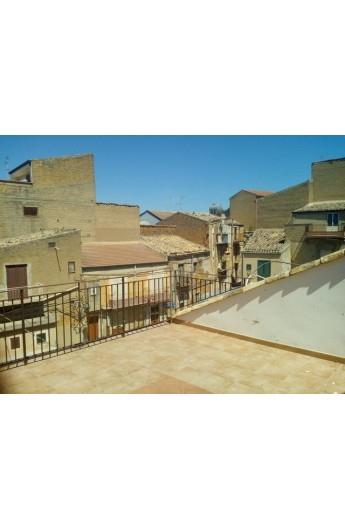 Image No.44-2 Bed Townhouse for sale