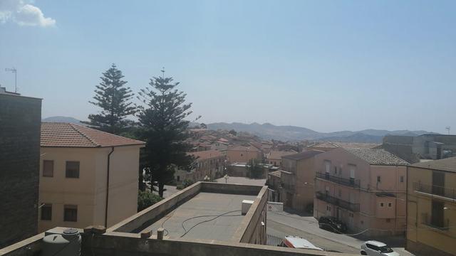 Image No.1-3 Bed Townhouse for sale