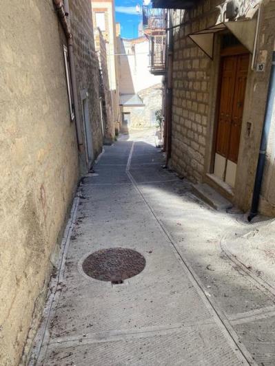 Image No.9-2 Bed Townhouse for sale