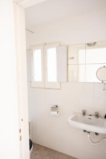 Image No.5-2 Bed Townhouse for sale