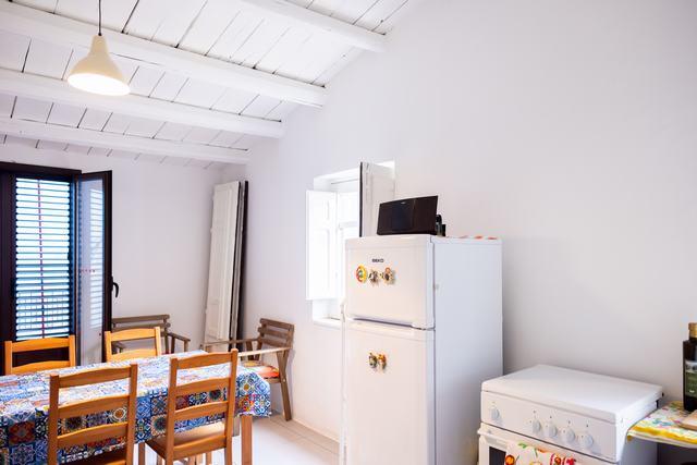 Image No.17-2 Bed Townhouse for sale