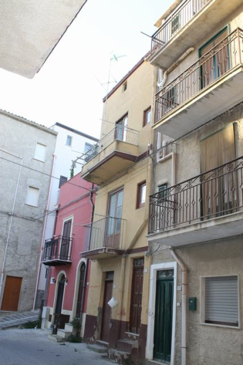 Image No.3-2 Bed Townhouse for sale