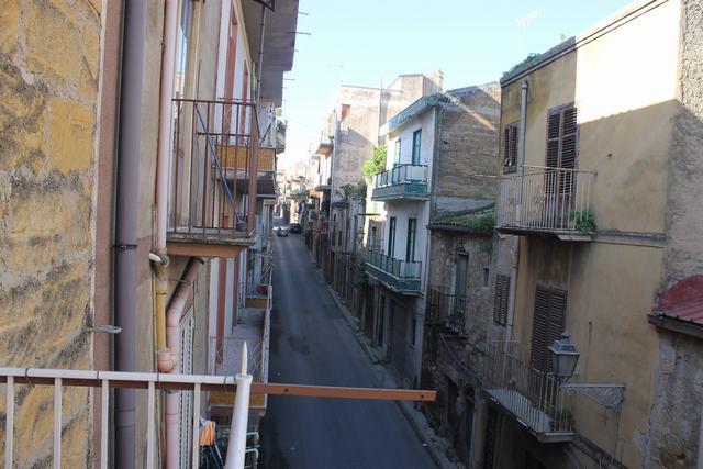 Image No.4-3 Bed Townhouse for sale