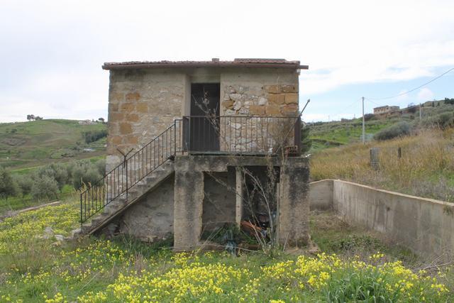 Image No.11-1 Bed Country House for sale