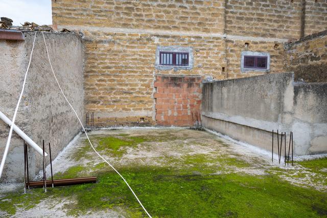 Image No.19-2 Bed Townhouse for sale