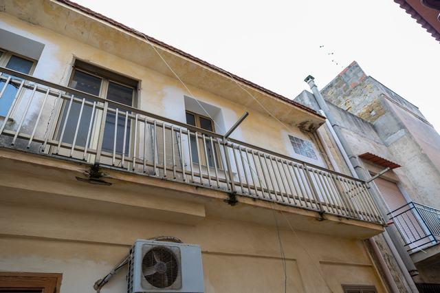 Image No.28-2 Bed Townhouse for sale