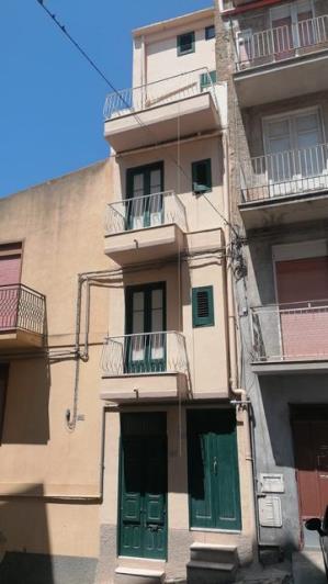 Image No.14-2 Bed Townhouse for sale