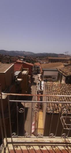 Image No.56-3 Bed Townhouse for sale