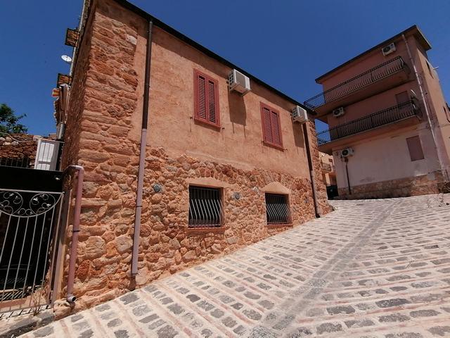 Image No.11-2 Bed House/Villa for sale