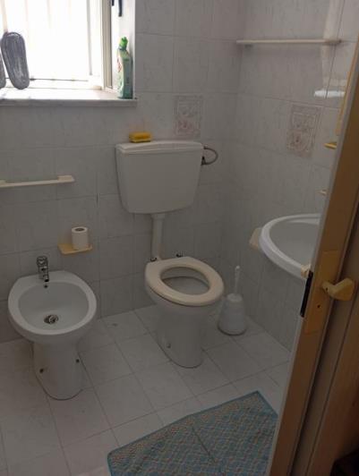 Image No.24-2 Bed Townhouse for sale