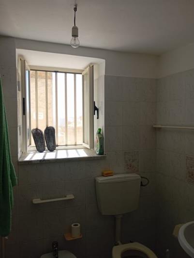 Image No.35-2 Bed Townhouse for sale