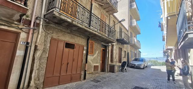 Image No.2-3 Bed Townhouse for sale