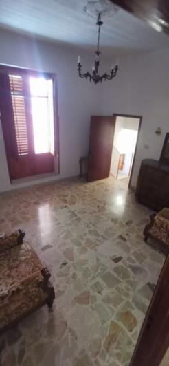 Image No.21-2 Bed Townhouse for sale