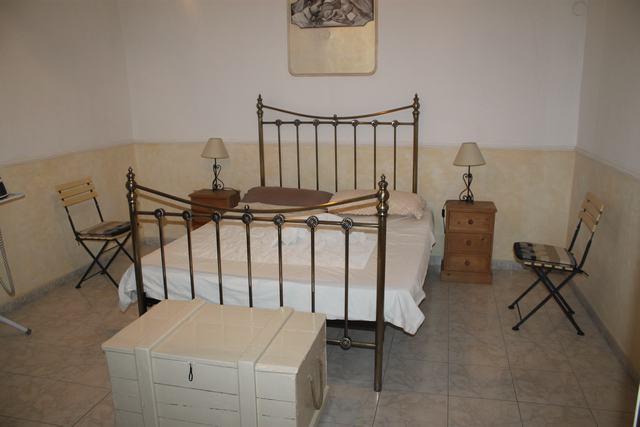 Image No.11-2 Bed House for sale