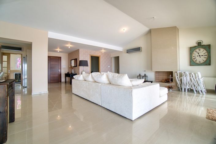 Image No.7-5 Bed Bungalow for sale