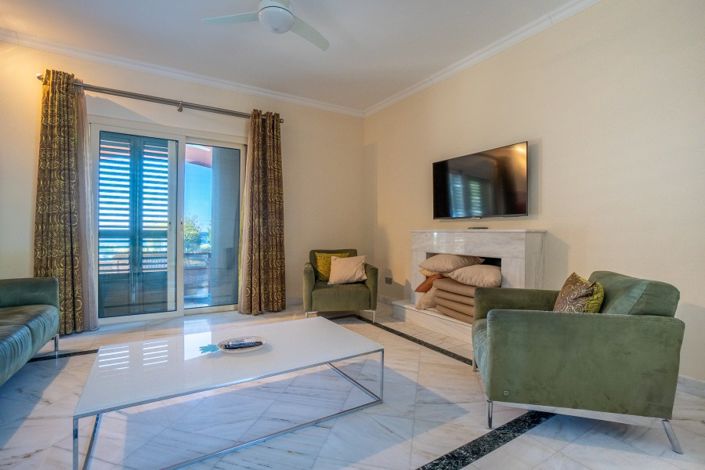 Image No.10-5 Bed Villa for sale