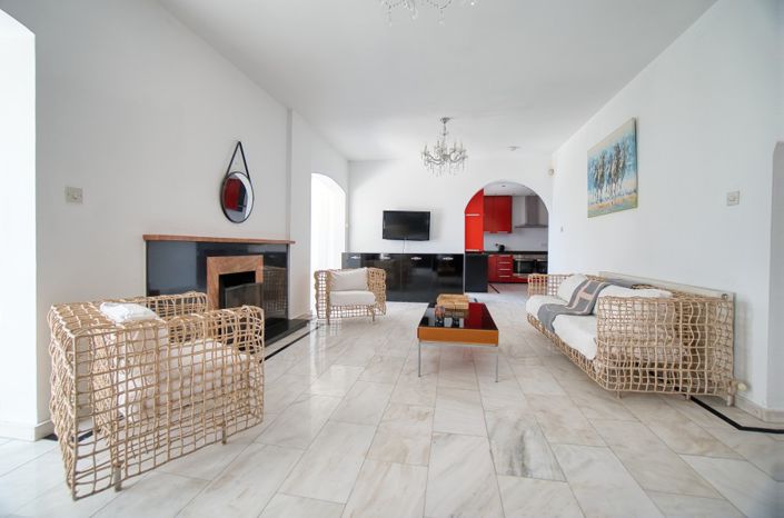 Image No.6-5 Bed Villa for sale