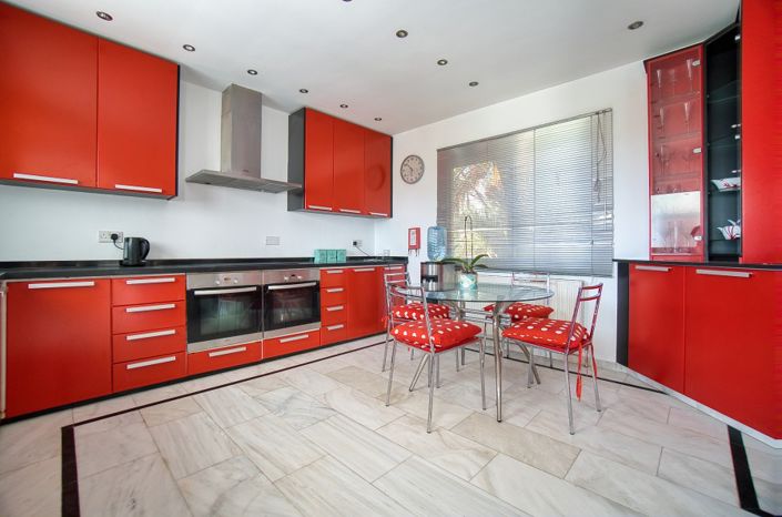 Image No.9-5 Bed Villa for sale