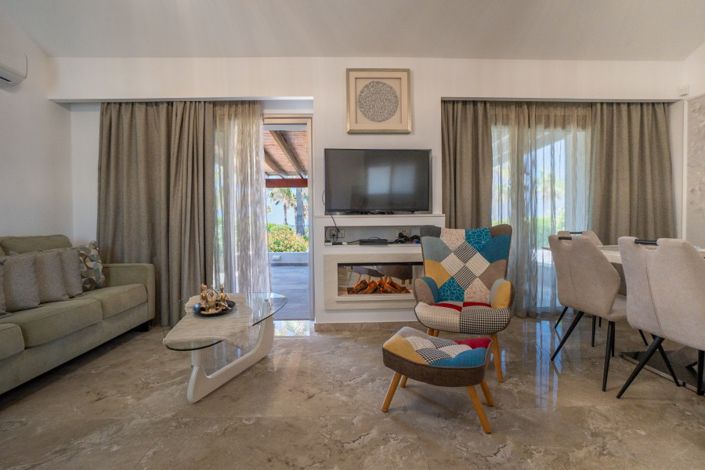 Image No.8-2 Bed Villa for sale