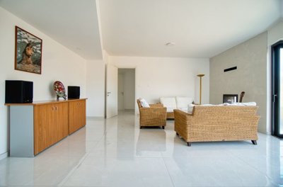 Detached Villa For Sale  in  Agios Tychonas