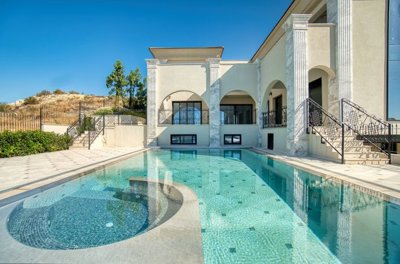 5 Bed Villa for sale