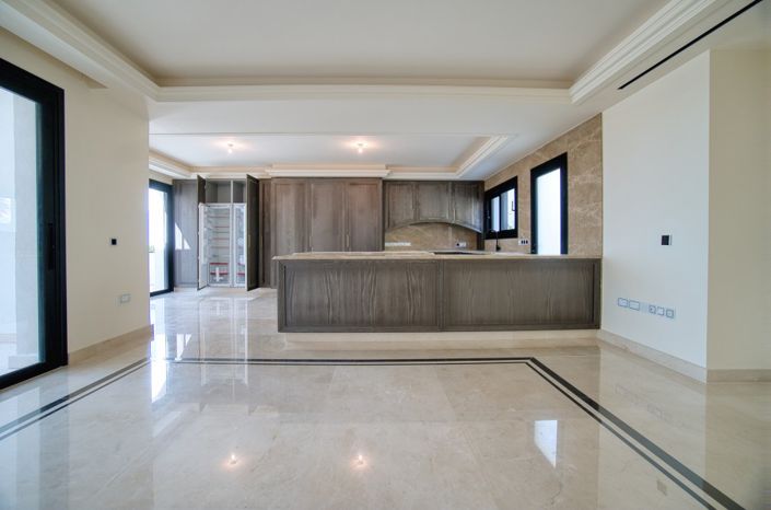 Image No.9-5 Bed Villa for sale