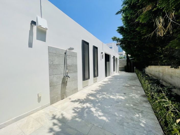 Image No.10-3 Bed Villa for sale