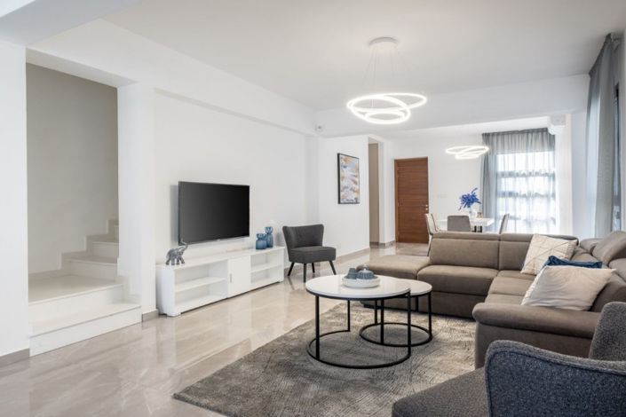 Image No.2-4 Bed Villa for sale