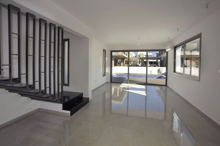 Image No.7-4 Bed Villa for sale