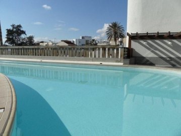 Three Bedroom Penthouse Apt With Pool In Larnaca Centre