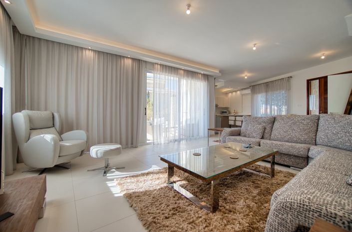 Image No.6-3 Bed Villa for sale