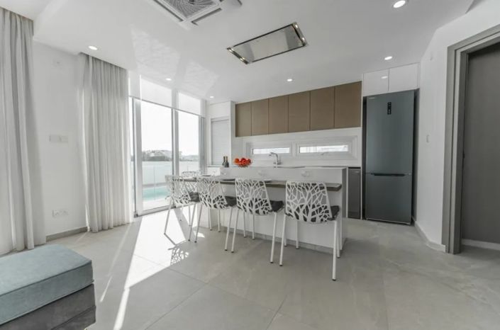 Image No.2-4 Bed Villa for sale