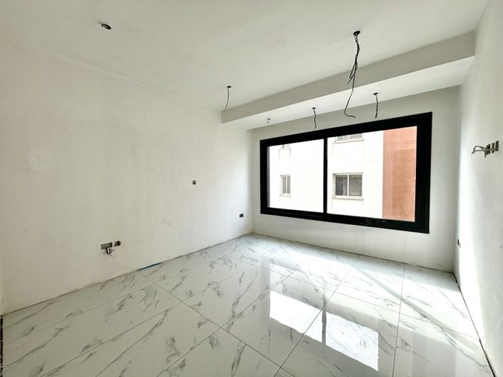 Image No.10-3 Bed Apartment for sale