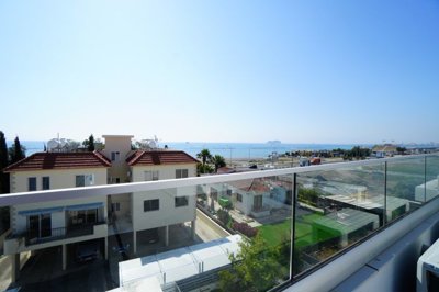 Detached Villa For Sale  in  Livadia
