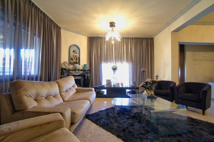 Image No.10-4 Bed Villa for sale