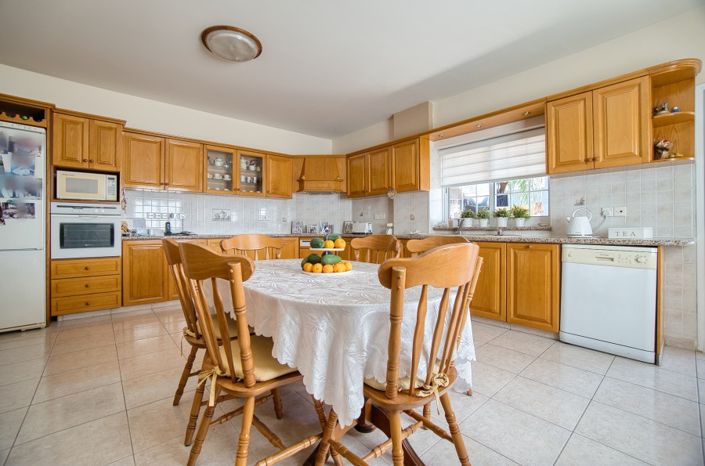 Image No.10-4 Bed Villa for sale