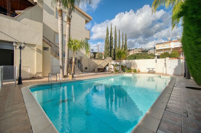 Image No.2-4 Bed Villa for sale